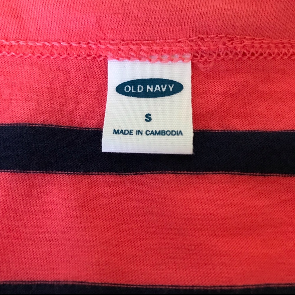 Old Navy t-shirt - Picture 6 of 6